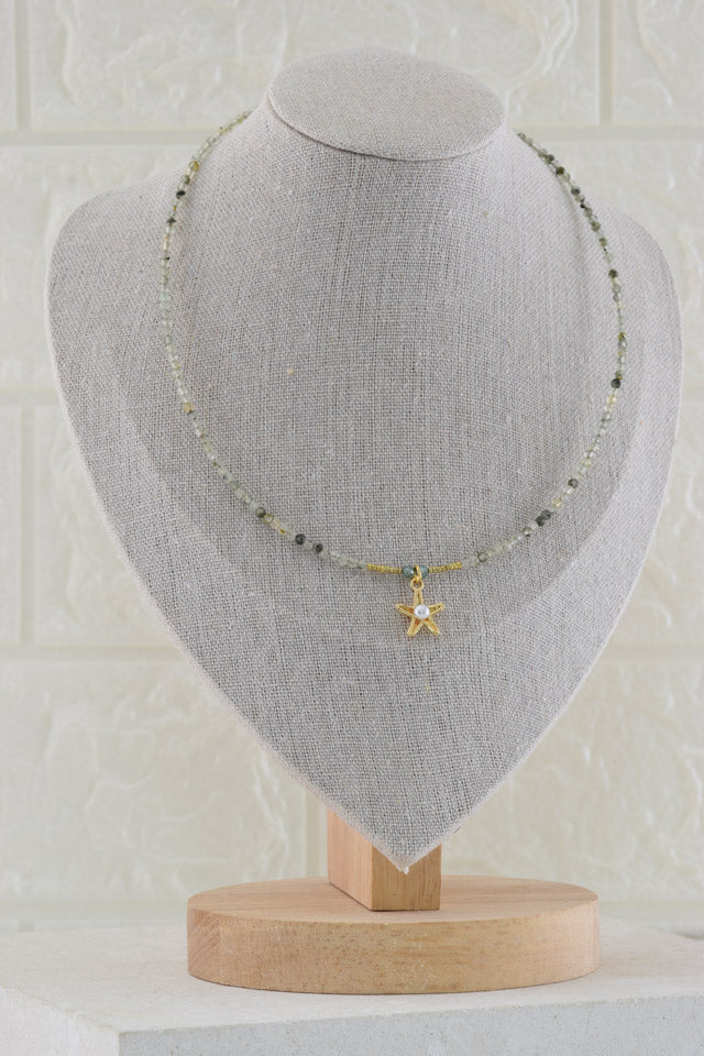 Collar Prehenita Estrella