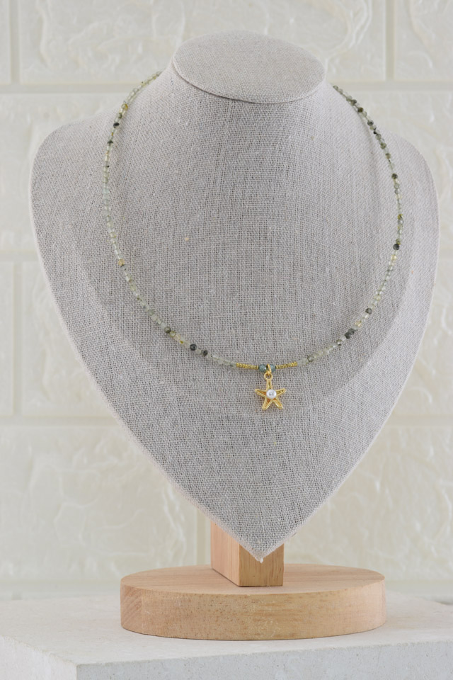 Collar Prehenita Estrella